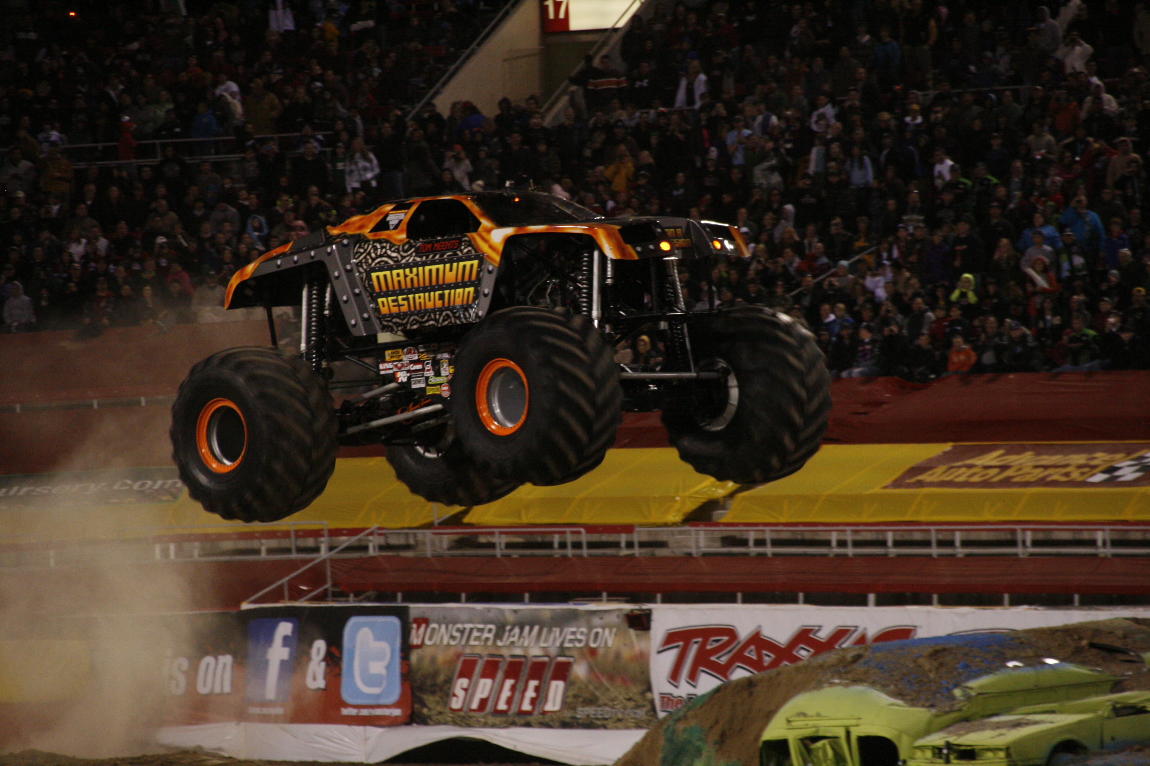 We need more solid axle monster trucks!