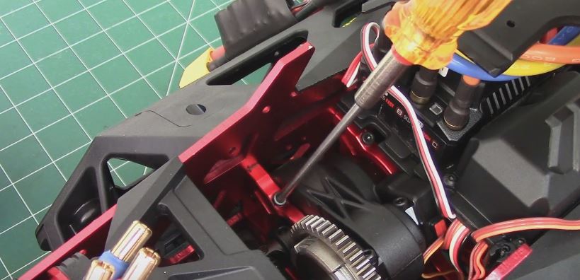 How To Set Gear Mesh in the ARRMA Nero