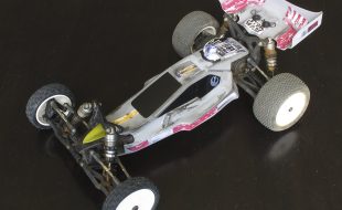 TLR 22 Star Wars X-Wing Inspired Buggy [READER’S RIDES]