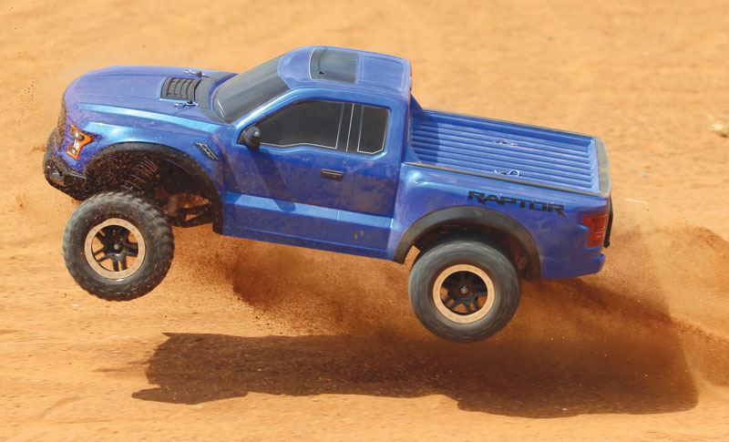 RC Review: TRAXXAS 2017 Ford F-150 Raptor - test drive
