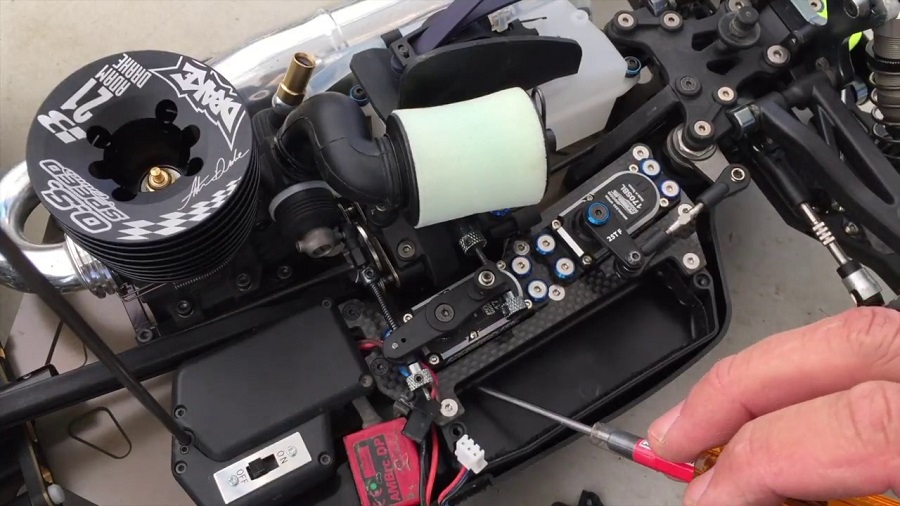 MBX8 Battery Box Tips With Mugen's Adam Drake