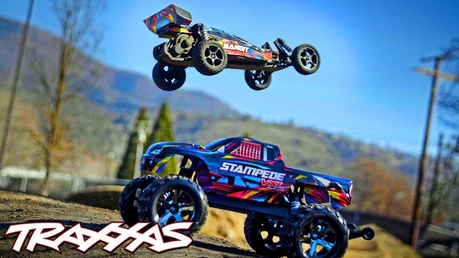 Dirt-Jumping Fun With The Traxxas Bandit & Stampede VXL