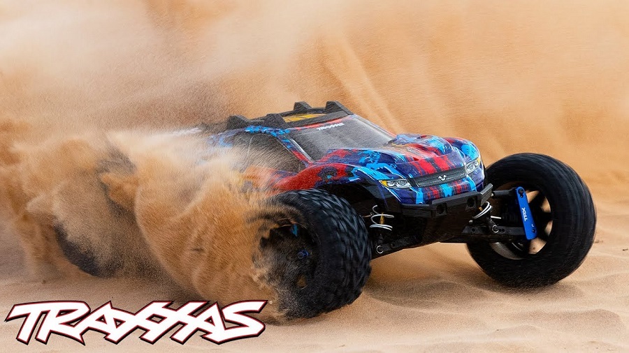 Fully Upgraded Rustler 4X4 VXL Rips Through The Desert