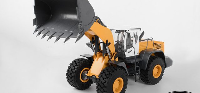 RC4WD 1/14 Scale Earth Mover 870K Hydraulic Wheel Loader With White Cab