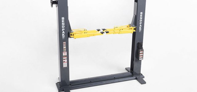 RC4WD 1/10 BendPak XPR-9S Two-Post Auto Lift [VIDEO]
