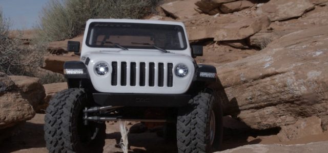 Up Close With The Axial SCX10 III Jeep Wrangler Rubicon JLU Kit [VIDEO]