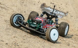 Royal Blood – Team Associated’s RC10 B6.2D Carries  On The Bloodline of Champions