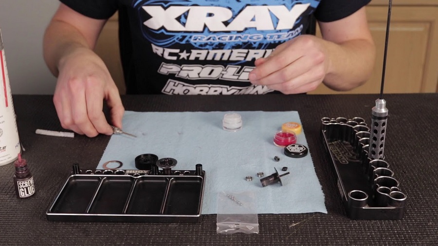 How To Build A Ball Diff With XRAY's Ty Tessmann