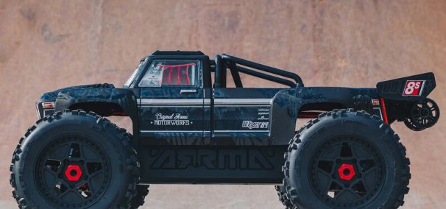 ARRMA OUTCAST 1/5 4WD Extreme Bash Stunt Truck Roller [VIDEO]