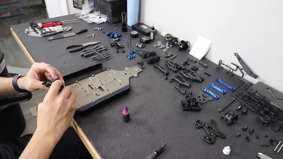 How To Building The Front End Of The Team Associated RC8B4 & B4E