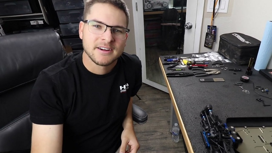 How To Building The Rear End For The Team Associated RC8B4 & RC8B4E With Spencer Rivkin