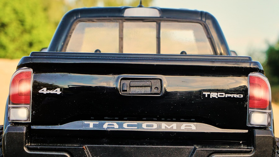 Carisma SCA-1E Toyota Tacoma TRD Pro 2.1 Spec RTR