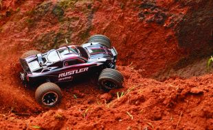Light’em up! – Driving The Updated &  LED-Equipped Traxxas Rustler RC Stadium Truck