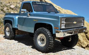 Axial SCX10 III Pro-Line 40th Anniversary Limited Edition 1982 Chevy K-10 [VIDEO]
