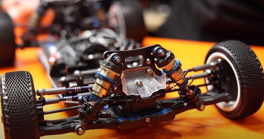 Pro Driver Spencer Rivkin Goes Over Features On The Team Associated RC10B74.2