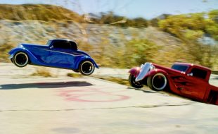 Hot Rod Roundup With The Traxxas Factory Five Racing ’33 Coupe & ’35 Truck [VIDEO]