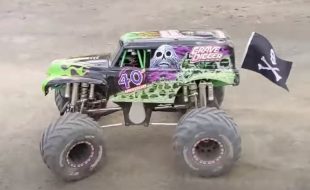 Primal RC Monster Jam Grave Digger Truck In Action [VIDEO]