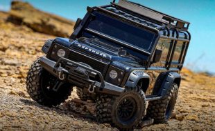 Blackout Crawler With The Traxxas TRX-4 Land Rover Defender [VIDEO]