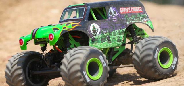 Losi RTR 1/18 Mini LMT 4X4 Brushed Monster Truck [VIDEO]