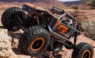 Axial RTR 1/18 UTB18 Capra 4WD Unlimited Trail Buggy [VIDEO]