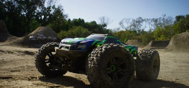 Traxxas MAXX Dirt & Mud Jumps [VIDEO]
